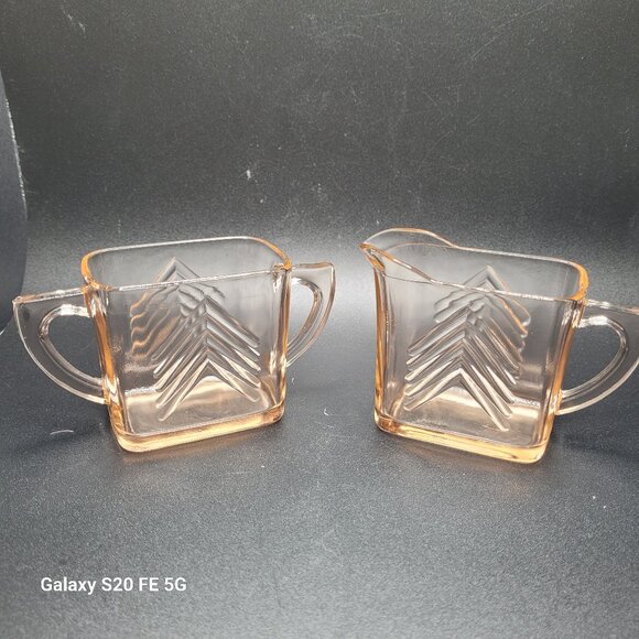 Vintage HAZEL ATLAS PINK CHEVRON CREAM SUGAR SET DEPRESSION GLASS ART DECO - Picture 1 of 16